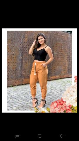Calça jogger disponível a pronta entrega