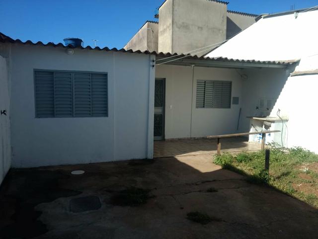 QC 01 | Casa 2 Quartos | Quintal e 1 Vaga | Excelente Localização | Oportunidade - Foto 2