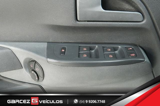 Vw - Volkswagen Crossfox 1.6 Flex Manual Topo de Linha Airbag ABS Comandos no Volante - Foto 15