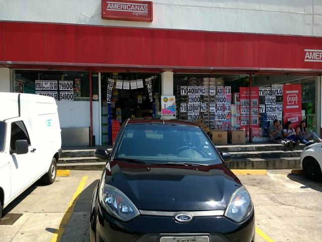Ford Fiesta Sedan