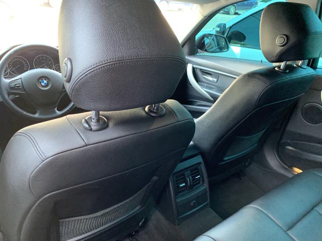 BMW 320i - Foto 14