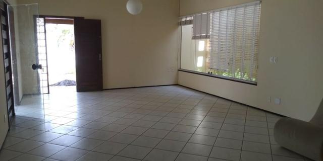 Casa alugar no Calhau com 4 suítes - Foto 4