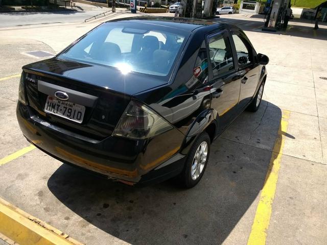 Ford Fiesta Sedan - Foto 5