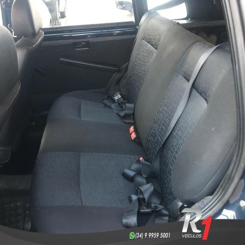 Fiat Uno Mille Celeb. Way Econ. 1.0 Manual Flex 2013 - Foto 7