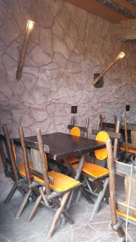 Mesa de madeira 4 lugares