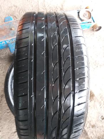 4 Pneus 225 35 aro 20 quase novos