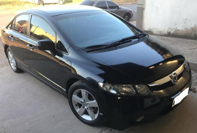Vendo troco New Civic.tudo ok pegar e andar carro muito bom.zap - Foto 2