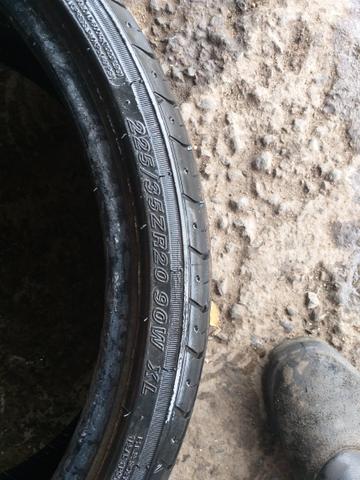 4 Pneus 225 35 aro 20 quase novos - Foto 3
