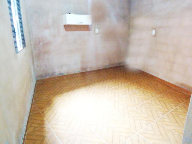 Ótimo preço casa só faltando pintura próxima da principal 300 metros do trem bom - Foto 5