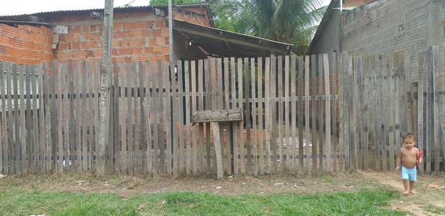 Troco uma casa no Canaã três quartos um sala e conhzinha - Foto 3
