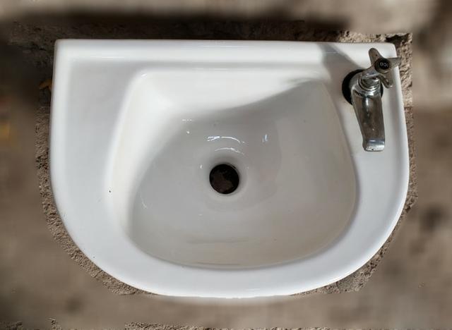 Pia para banheiro em porcelana - Foto 2