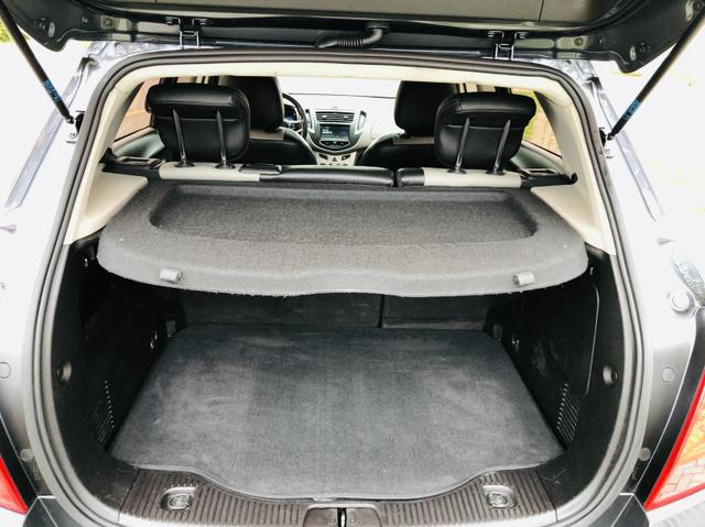 Chevrolet Tracker LTZ com teto solar - Foto 17