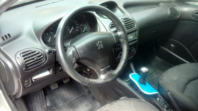 Peugeot 206 1.4 completo c/ GNV - Pouco rodado e em ótimo estado (2006/2007) - Foto 7
