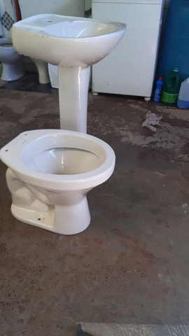 LINDO Conjunto de banheiro  na cor BEGE, LAVATÓRIO+VASO+COLUNA - Foto 3