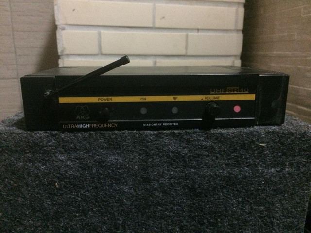 Akg uhf sr 40