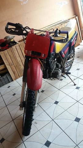 VENDO MOTO DE TRILHA