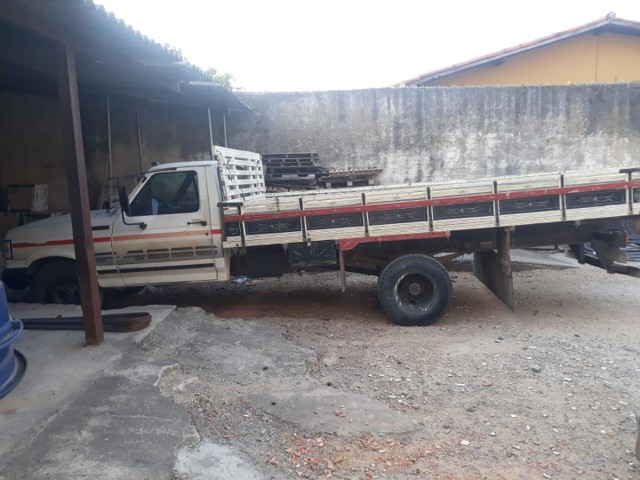 VENDO CAMINHÃO