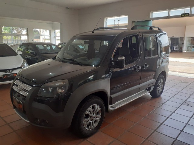 FIAT DOBLO 1.8 5P ADVENTURE XINGU FLEX 6 LUGARES