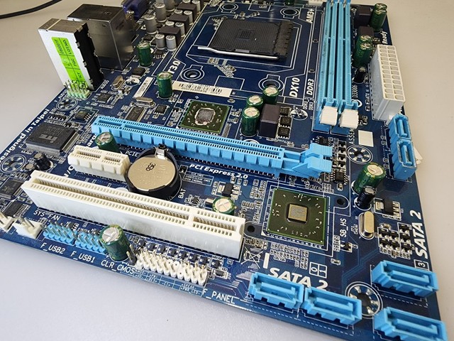 Placa mãe am3+ com defeito