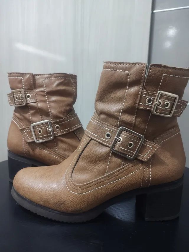 Bota cano clearance curto walkabout