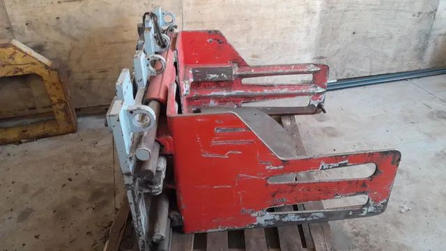 Empilhadeira clamp pra fardo 2,10mt de abertura  - Foto 4