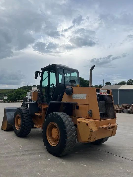 Pá carregadeira Case W20E 2011 - Foto 4