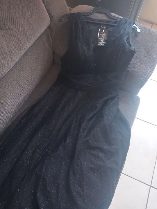 VESTIDO DE MADRINHA. E FESTAS