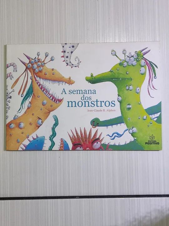Livro infantil A semana dos monstros