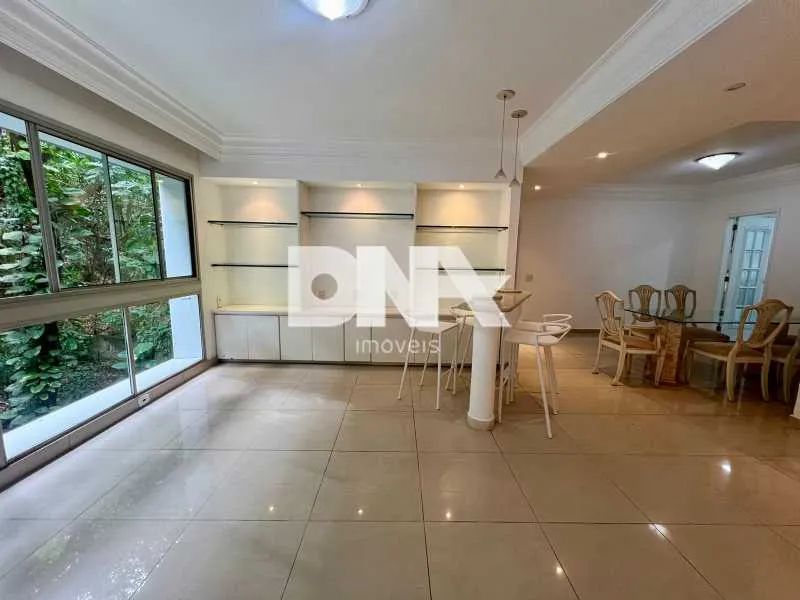 Apartamento - / Residencial / Lagoa