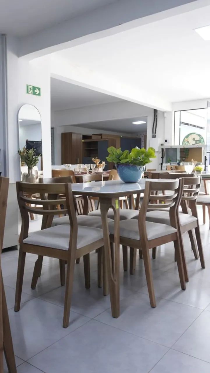 Mesa de Jantar em Madeira maciça com Design Moderno Júlia  - Foto 2