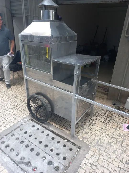 Carrosinha de espetinho toda nu inox pra vender logo  R$ 1200