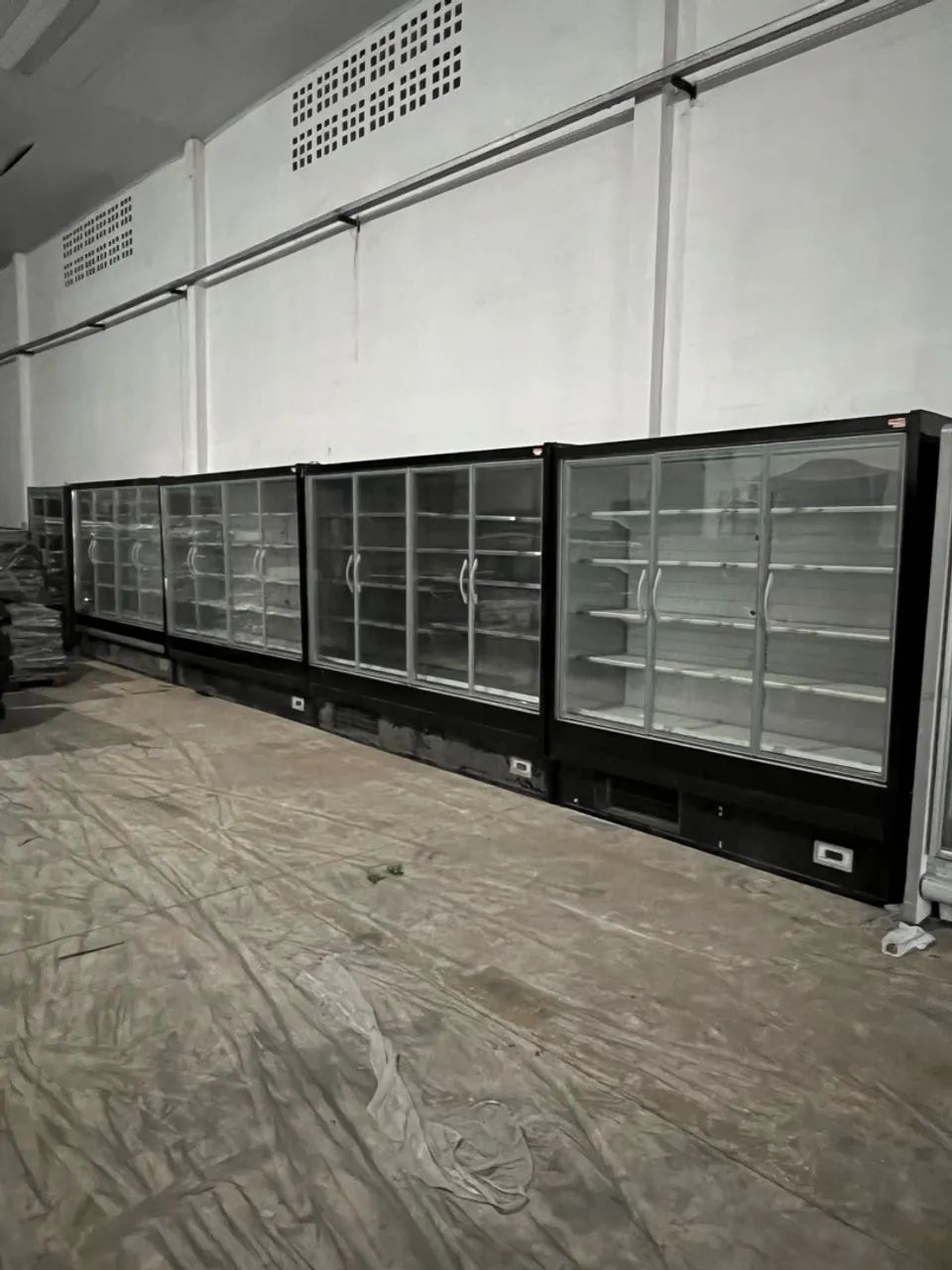 Balcões refrigerados Arneg 3 e 4 portas novo  - Foto 4