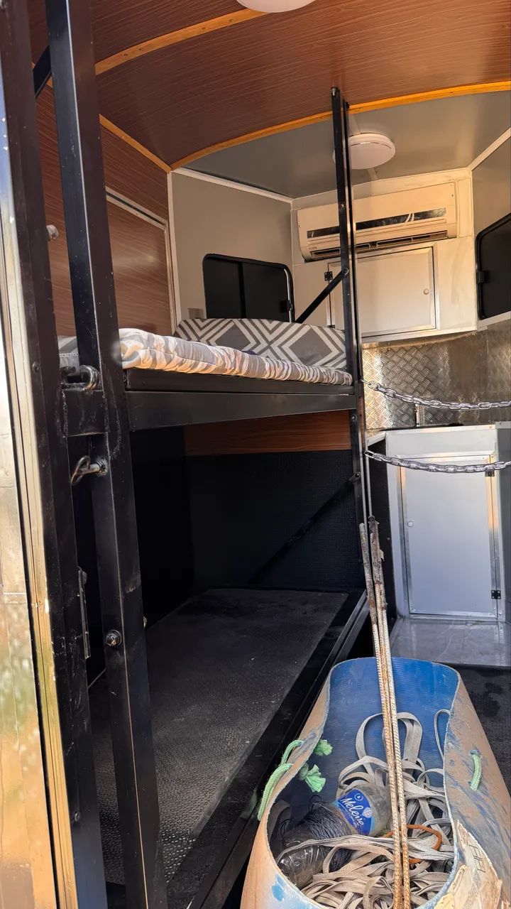 Trailer Reboque para Cavalos, Vaquejada completo de luxo! - Foto 5