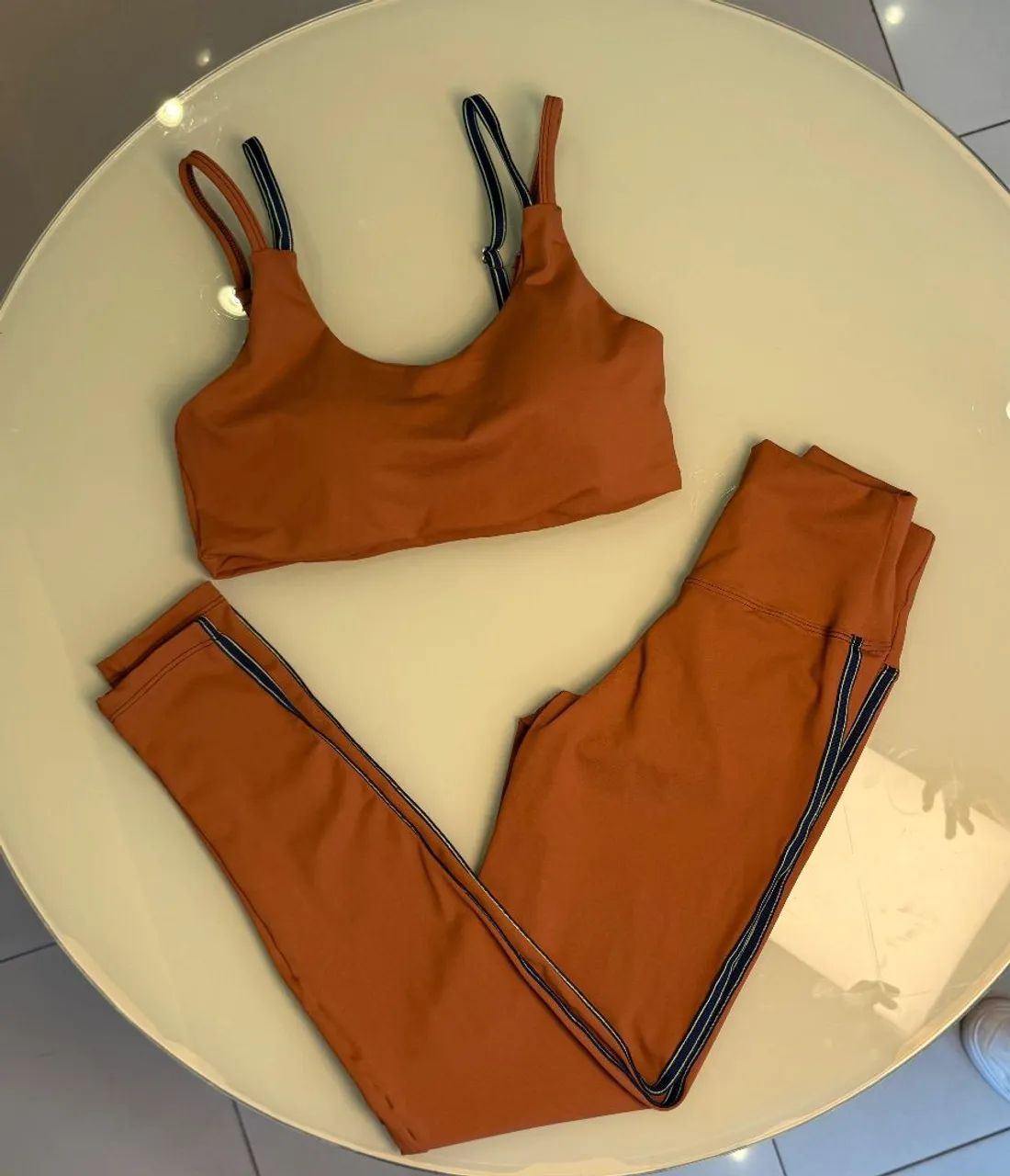 Roupa de academia 