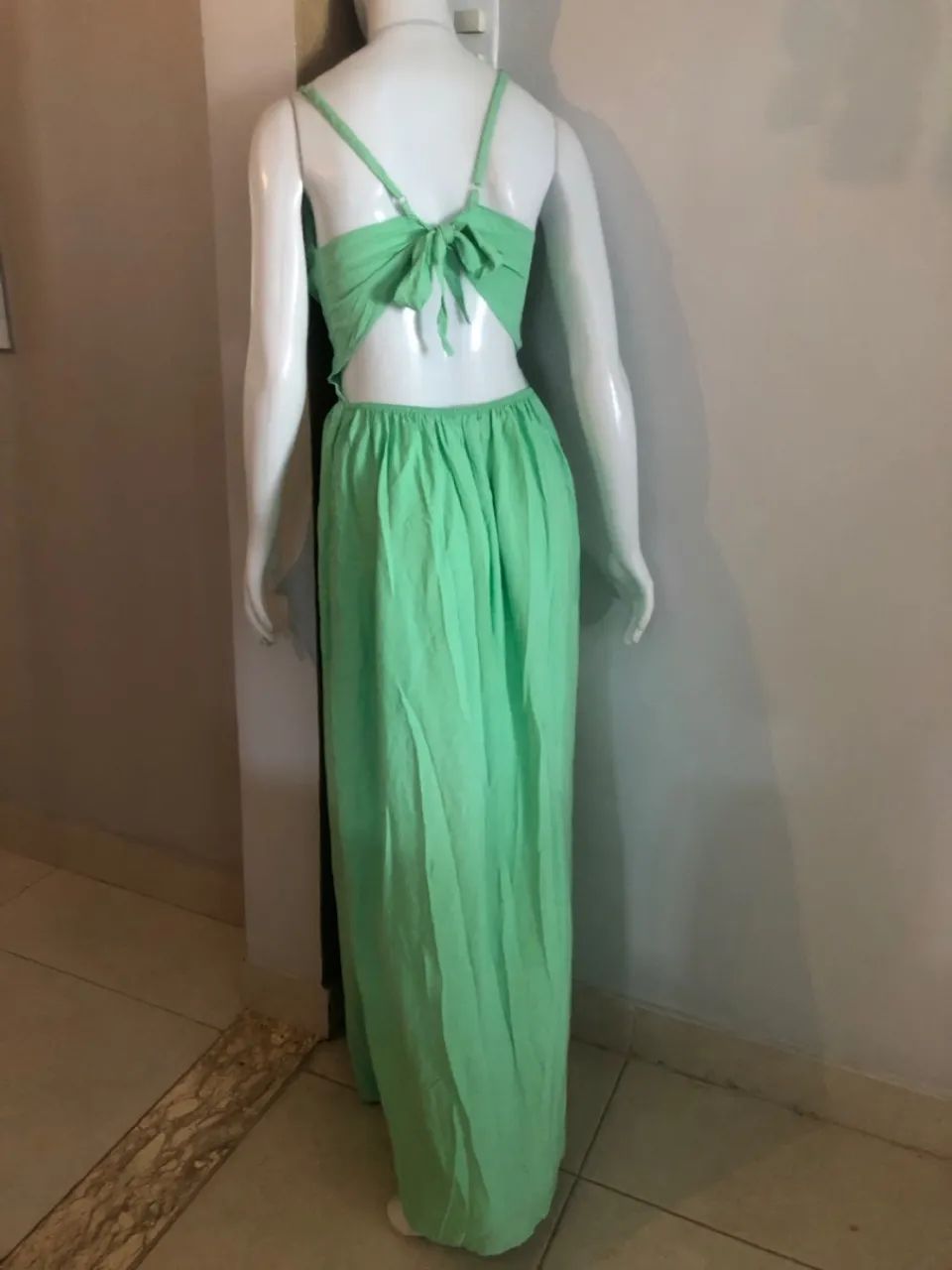 Vestido longo com detalhe vazado - Foto 4
