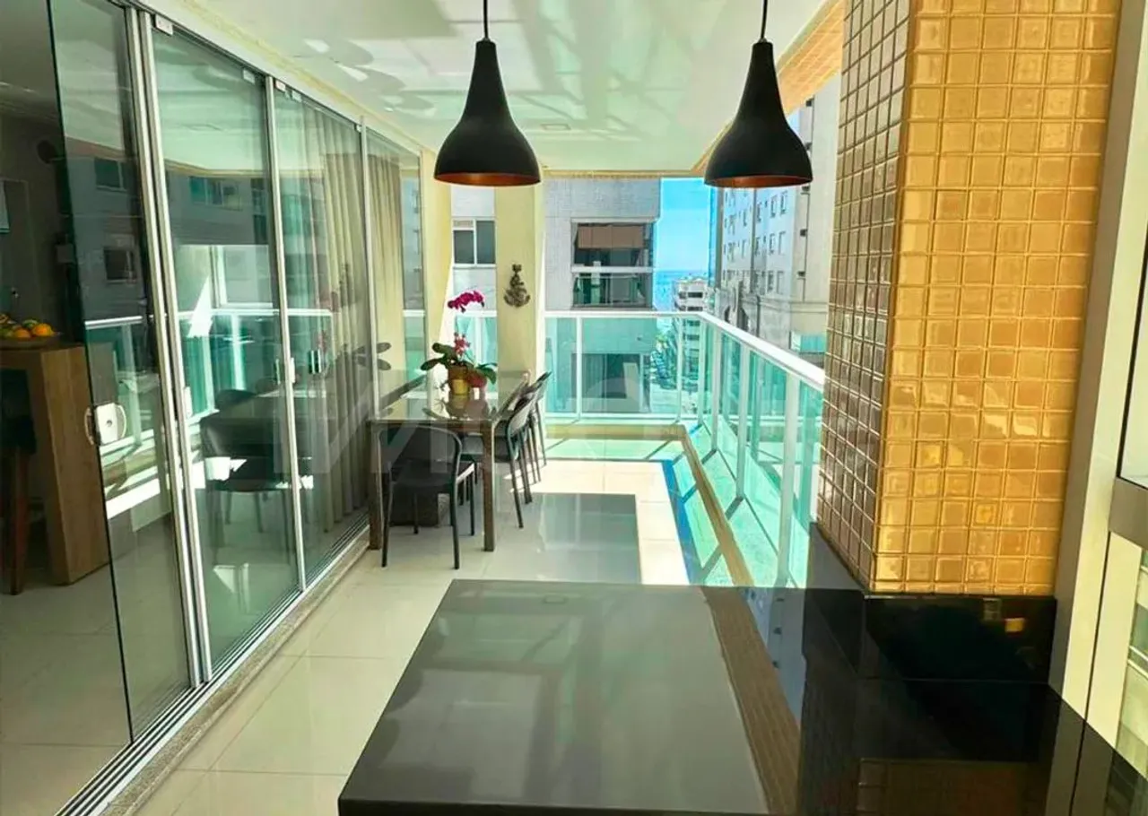 Apartamento com vista mar no Edifício Montblanc Residence em Itapema
