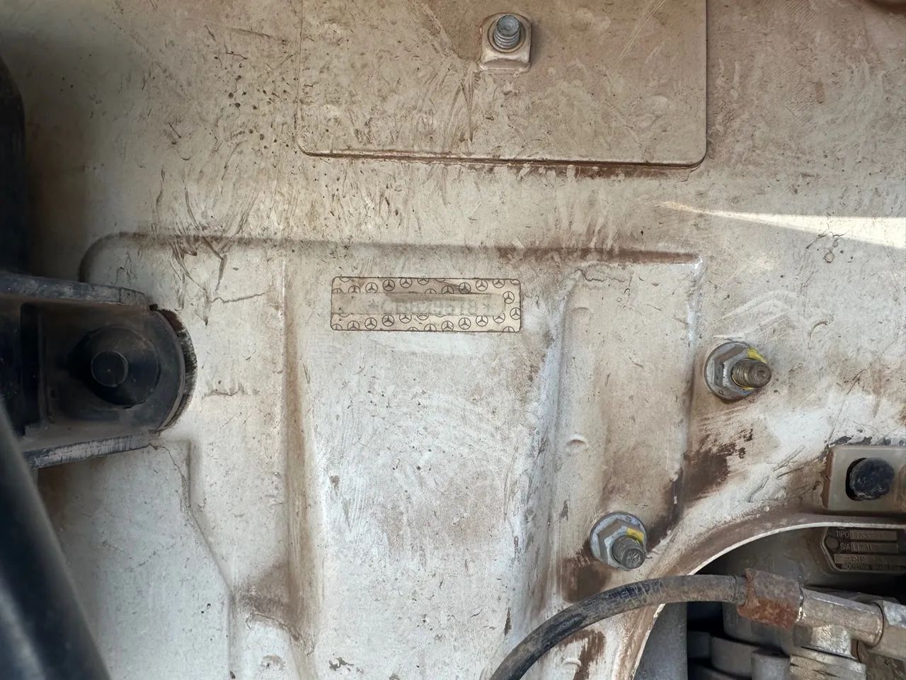 Caminhão Mercedes-Benz 1718 -6x2 TRUCK mecanismo operacional no documento   - Foto 6