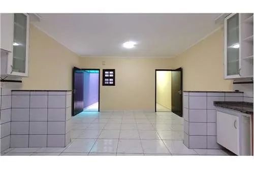 Sobrado para venda com 3 quartos, sendo 1 suíte, 176m²