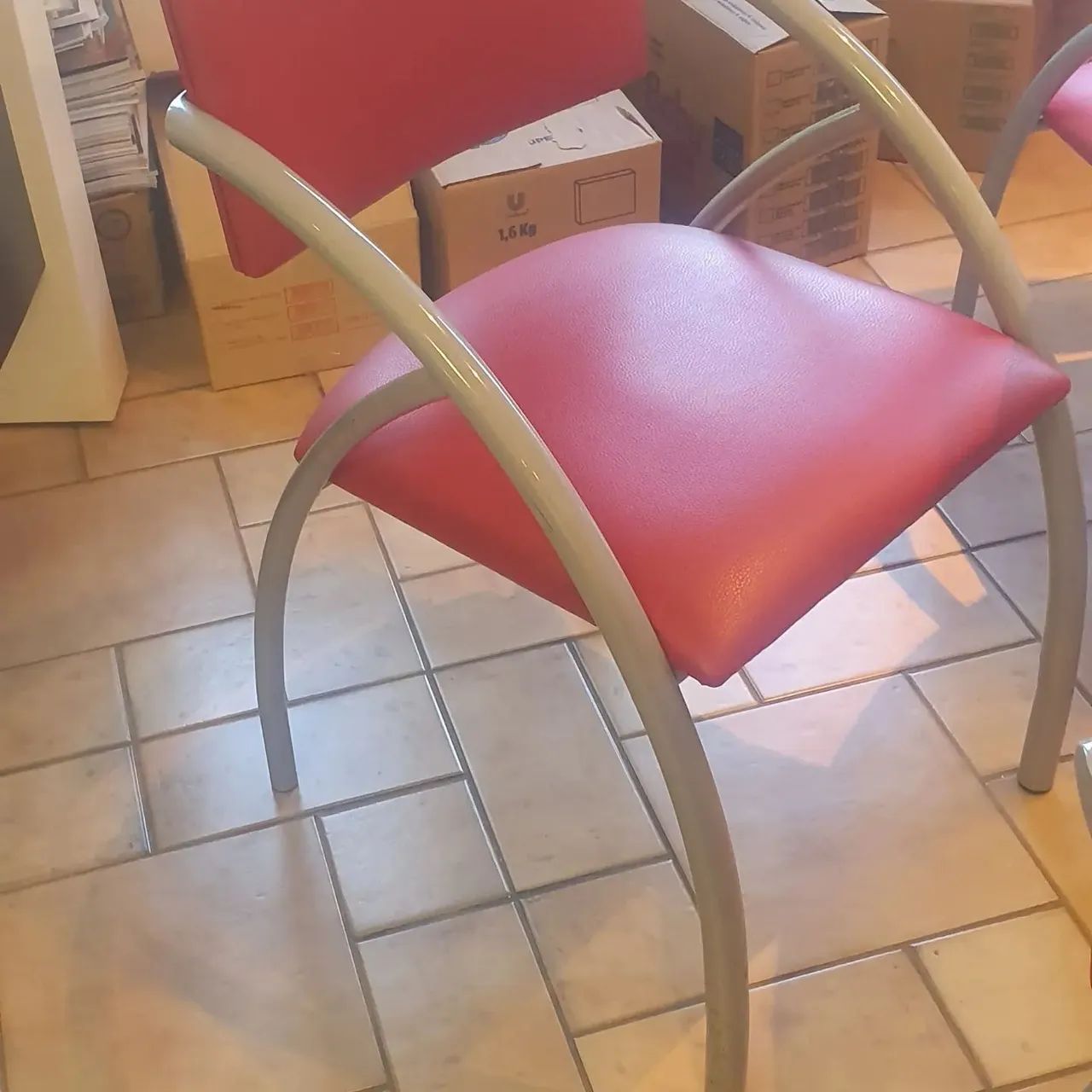 *MESA DE JANTAR MODERNA! Alumínio Cinza com Design Atemporal* - Foto 4