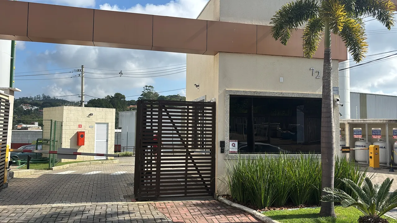 Apartamento de dois quartos no Jardim Tiradentes