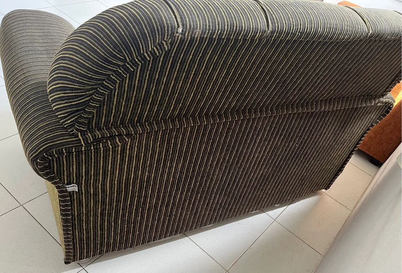 Sofá dois lugares conservado  - Foto 2