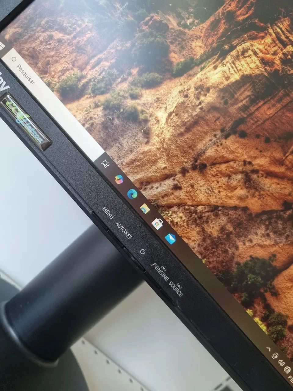 Monitor 17" Polegadas Quadrado com Base Regulagem de Altura e Giratória - Foto 2