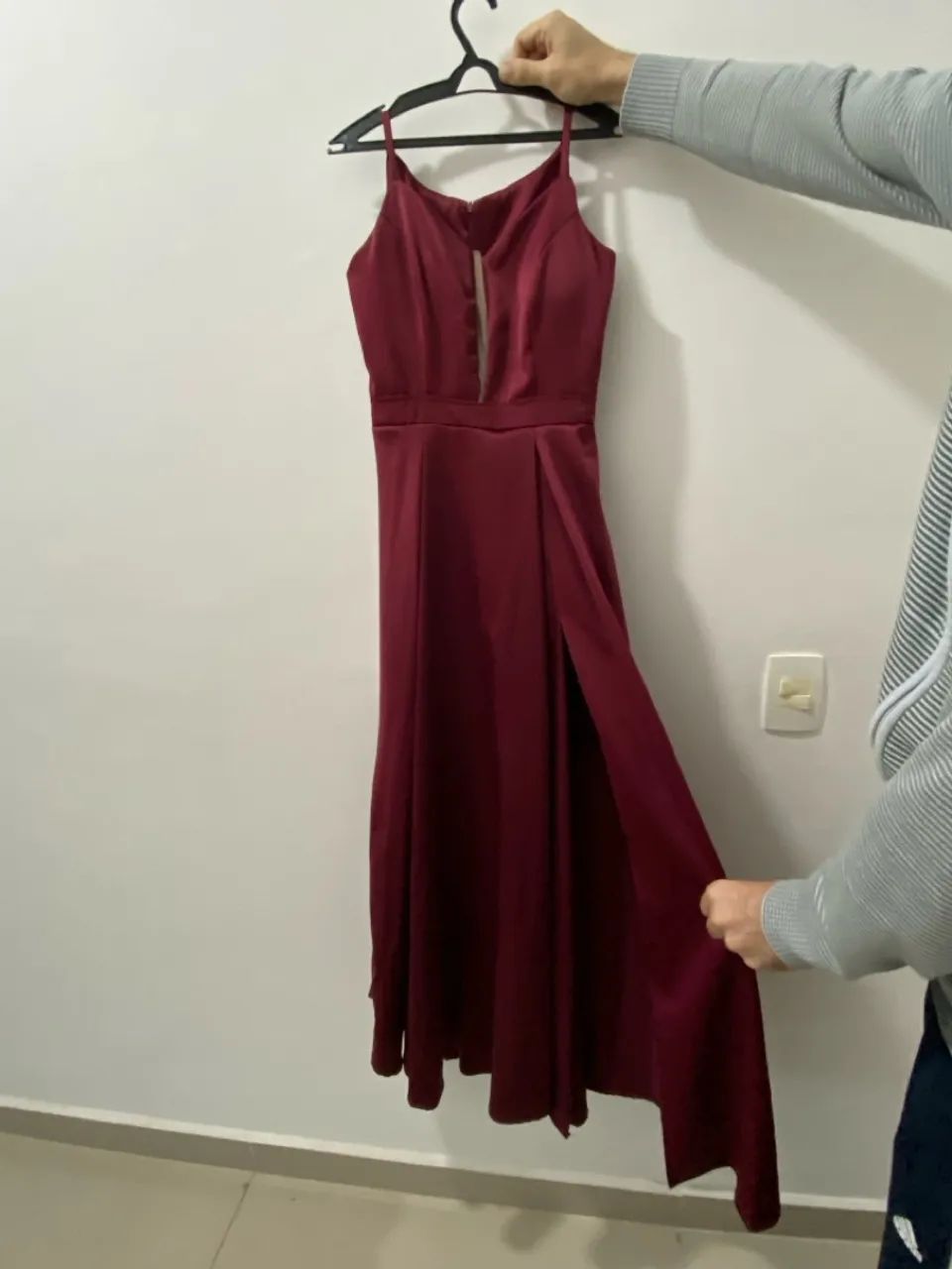 Vestido Longo Marsala com Fenda Elegante - Foto 4