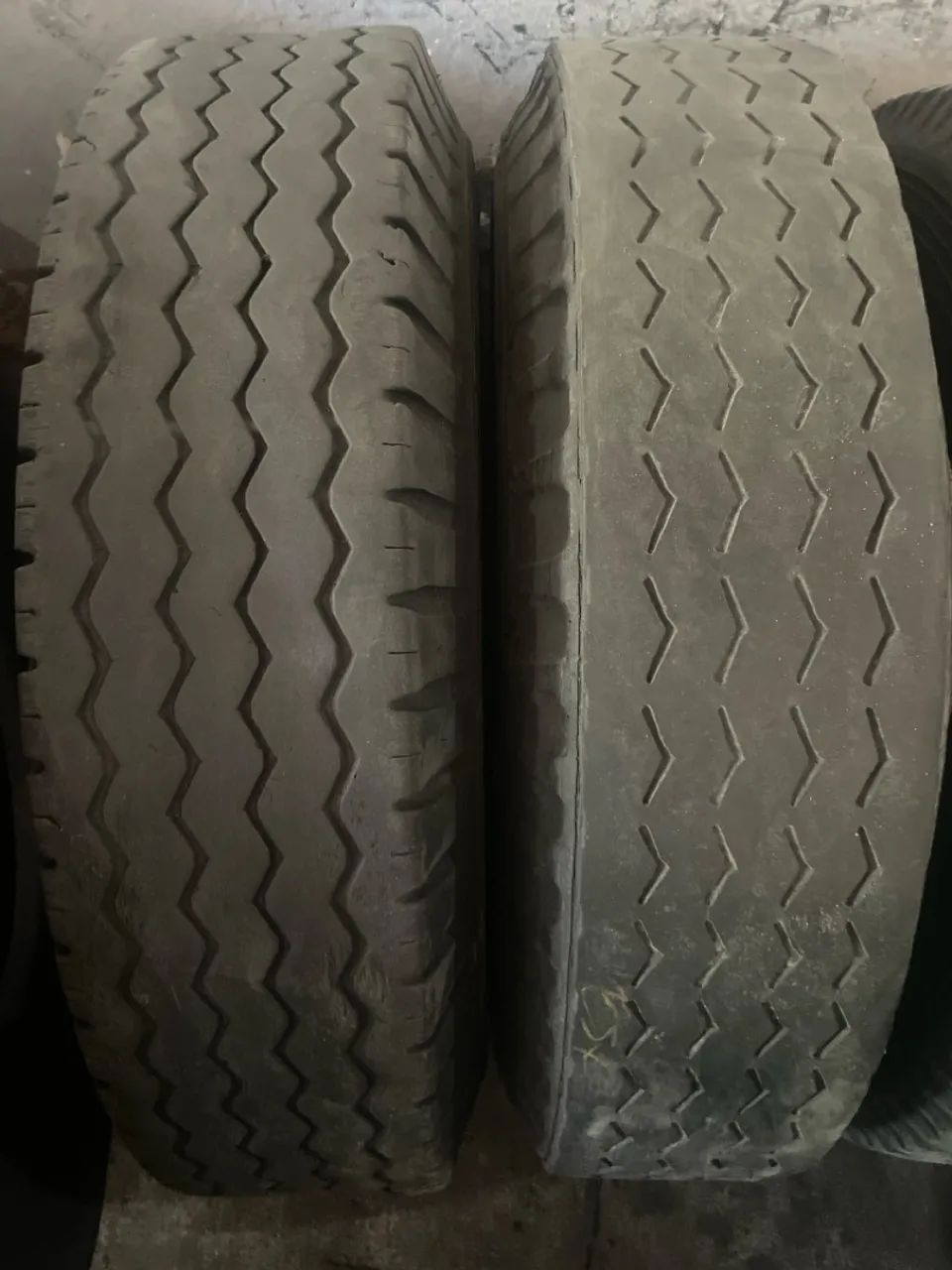 Pneus 1000X20  Pneu 1000X20  Pneus 1000R20 Pneus 1000/20  Pneus 1100X22  Pneus usados  - Foto 3