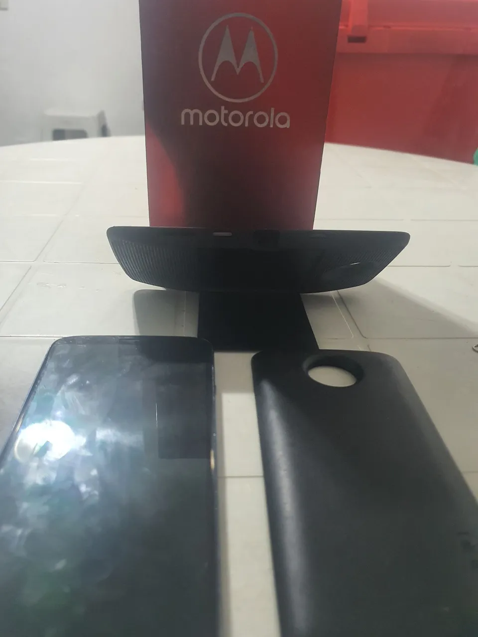 Vendo moto Z3 play com. Snap de bateria e projetor.