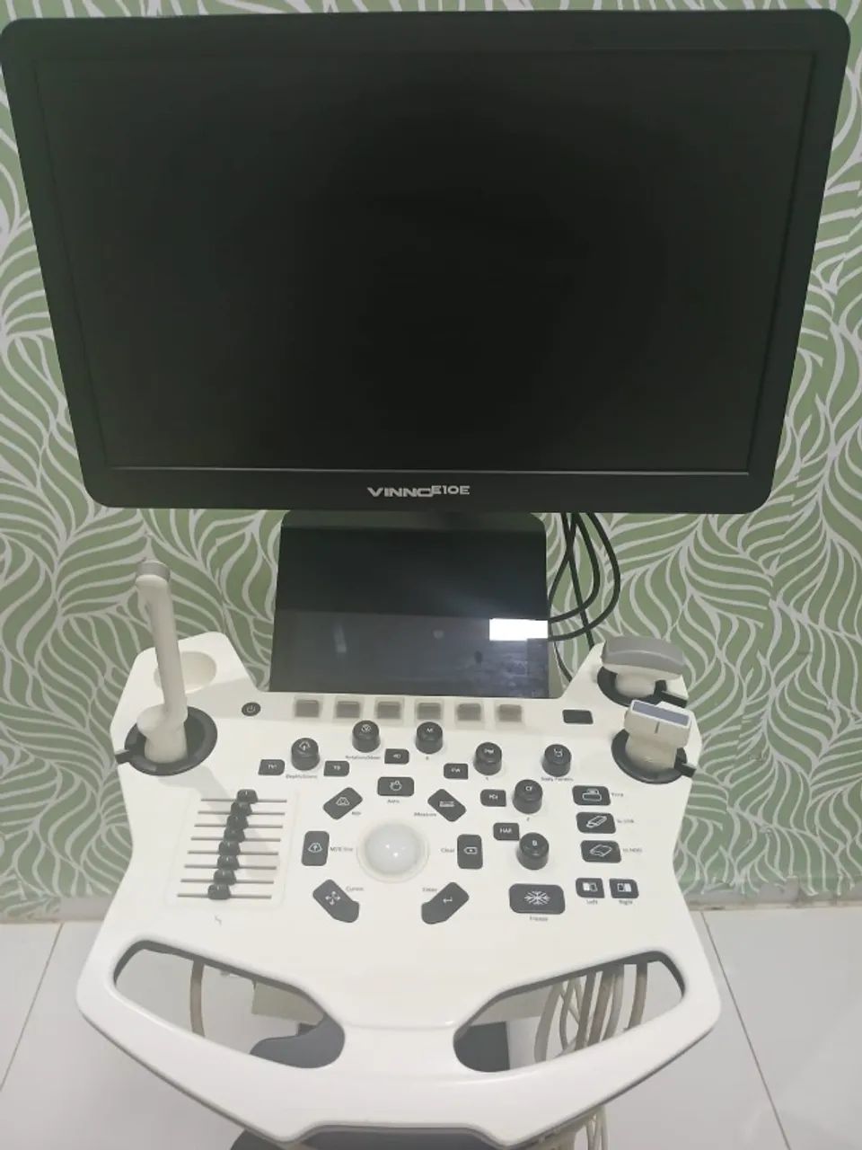 Maquina de Ultrassonografia VINNO E10E COM 4 SONDAS: LINEAR, SETORIAL, CONVEXA E ENDOCAVIT - Foto 2