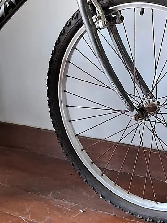 Bicicleta Caloi aro 26 bom estado - Foto 4