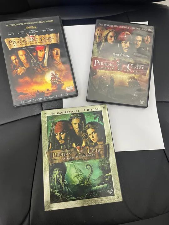 Lote com 03 DVDs Piratas do Caribe