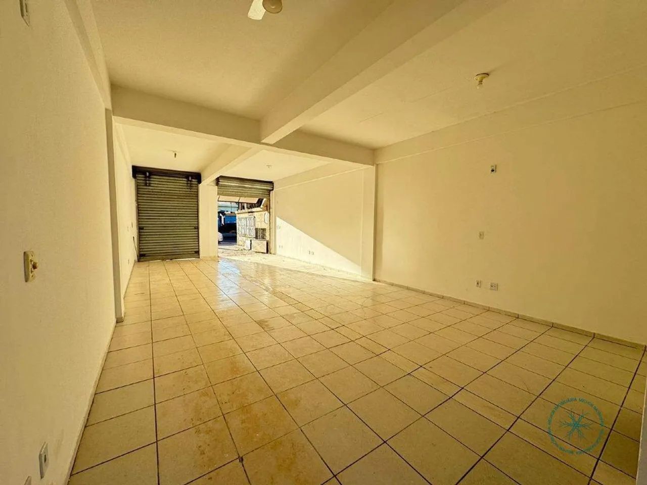 Ponto Comercial/Loja para Alugar em Santa Mônica, Belo Horizonte - MG