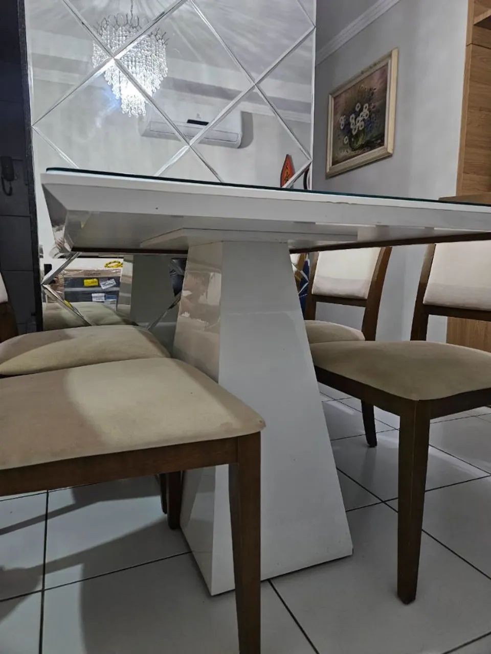 Table and 4 chairs set64341727760387122